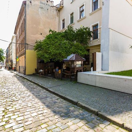 Квартира Подобово На Площі Ринок 39 Сам Центр Львова Exterior photo